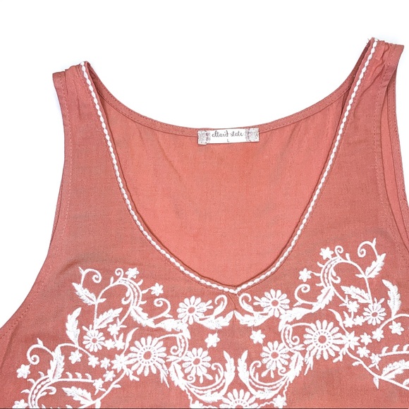 ALTAR’D STATE Large Crop Top with White Embroidered Detail and Ruffle Hem - Picture 2 of 4